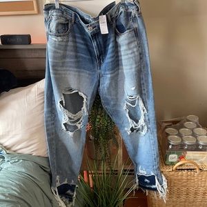 NWT AE HI RISE GIRLFRIEND JEANS